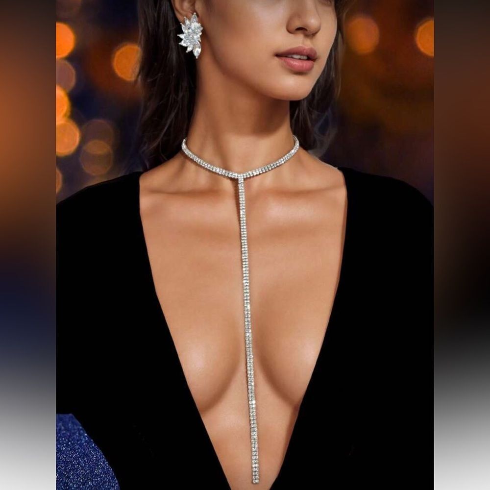 Elegant Silver Necklace and Earring Set R222